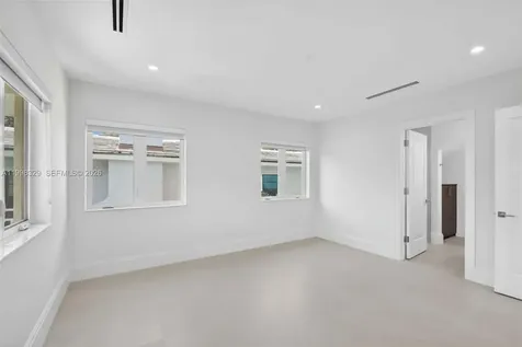 1017 S Palmway Lake Worth FL 33460