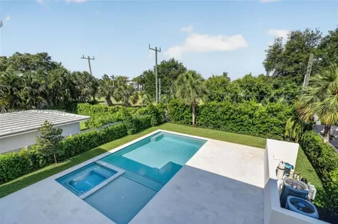 1017 S Palmway Lake Worth FL 33460