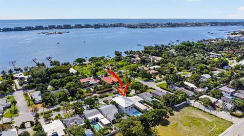 1017 S Palmway Lake Worth FL 33460
