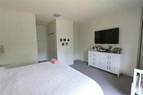 4738 NW 83rd Path Doral FL 33166