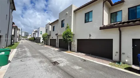 4738 NW 83rd Path Doral FL 33166