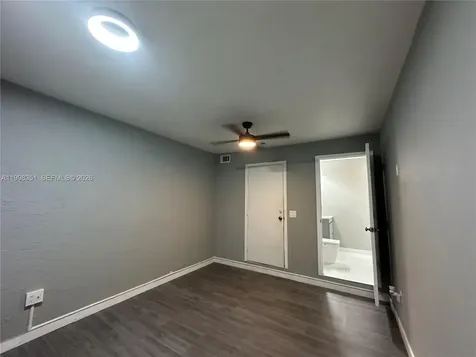 9069 NW 193rd Street Hialeah FL 33018
