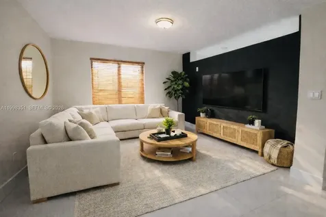 9069 NW 193rd Street Hialeah FL 33018