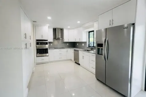 9069 NW 193rd Street Hialeah FL 33018
