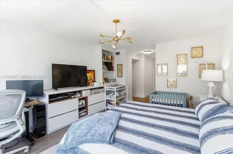 550 Ocean Drive Key Biscayne FL 33149