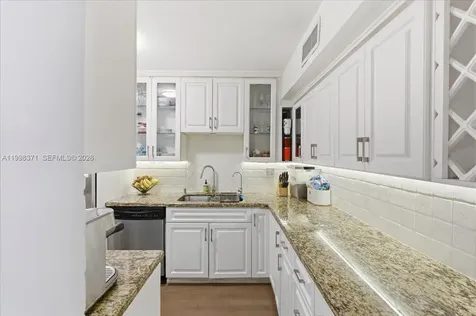550 Ocean Drive Key Biscayne FL 33149