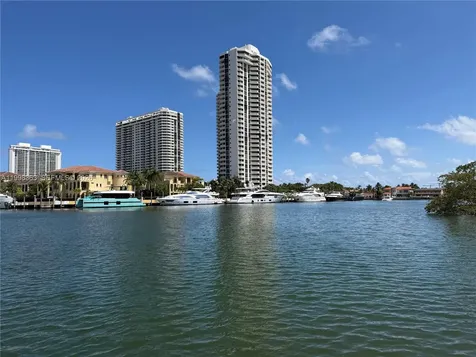 2980 Point East Drive Aventura FL 33160