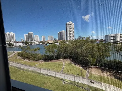 2980 Point East Drive Aventura FL 33160