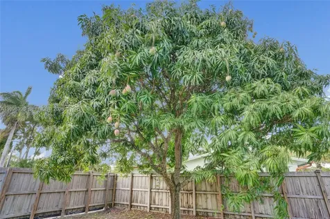 460 SW 66th Avenue Margate FL 33068