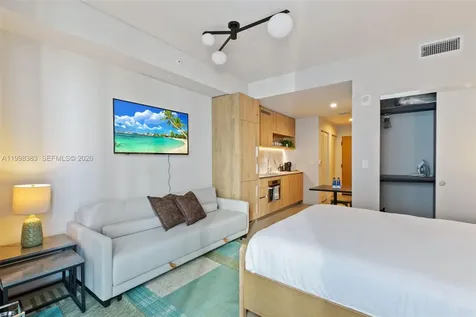 11 NE 6 Miami FL 33132