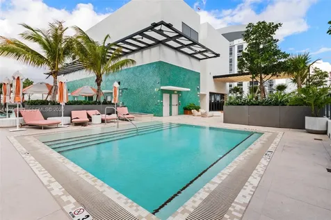 11 NE 6 Miami FL 33132