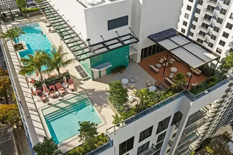 11 NE 6 Miami FL 33132