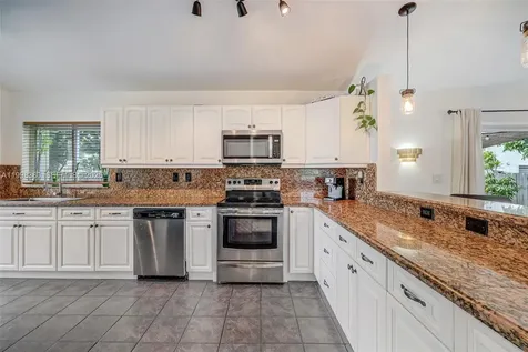 526 Danville Terrace Davie FL 33325