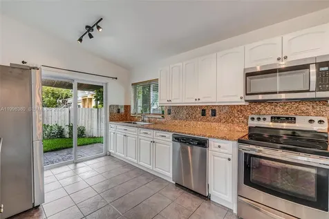 526 Danville Terrace Davie FL 33325