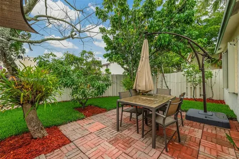 526 Danville Terrace Davie FL 33325