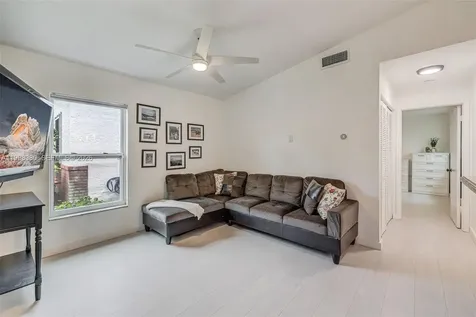 526 Danville Terrace Davie FL 33325