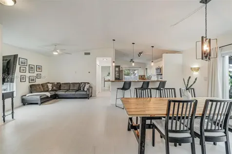 526 Danville Terrace Davie FL 33325