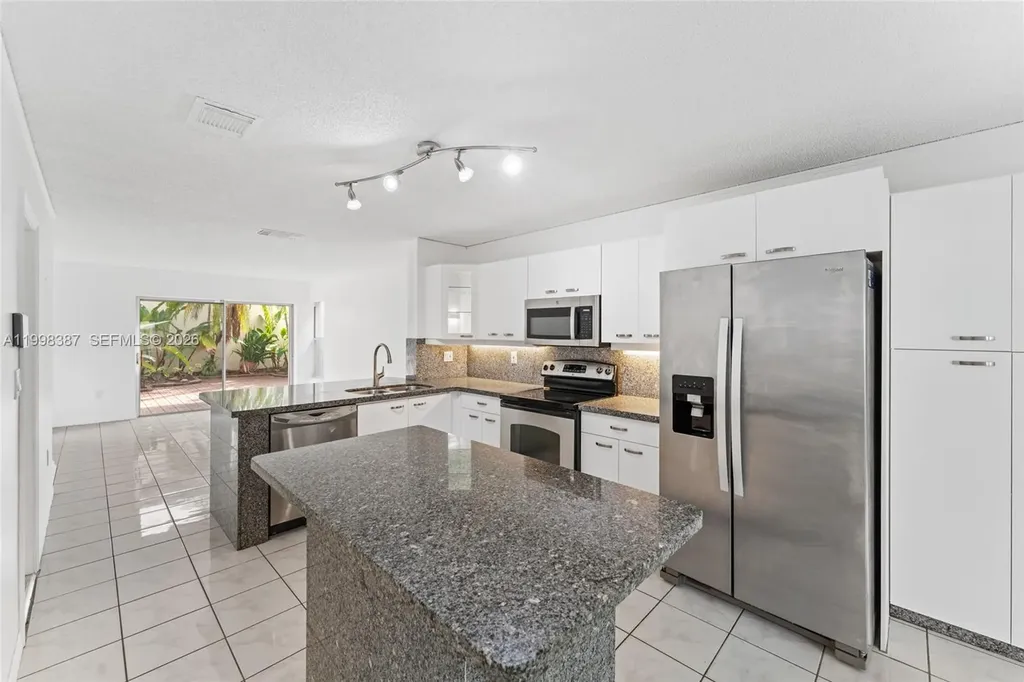 1120 W Lake Street Hollywood FL 33020