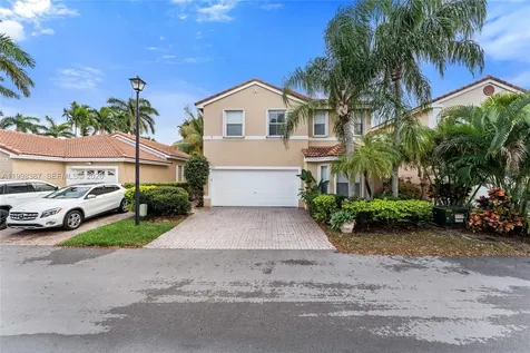 1120 W Lake Street Hollywood FL 33020