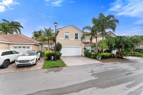 1120 W Lake Street Hollywood FL 33020