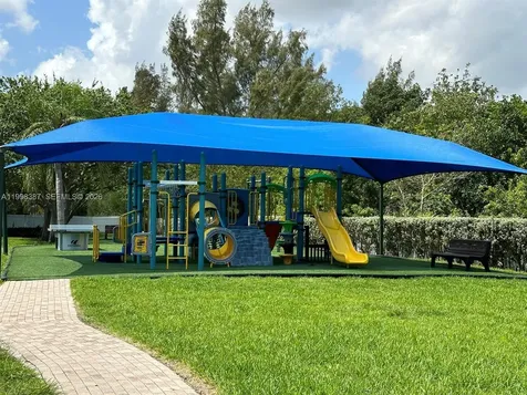 1120 W Lake Street Hollywood FL 33020