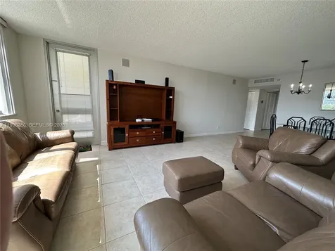 3180 S Ocean Drive Hallandale Beach FL 33009