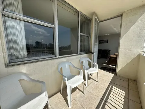 3180 S Ocean Drive Hallandale Beach FL 33009