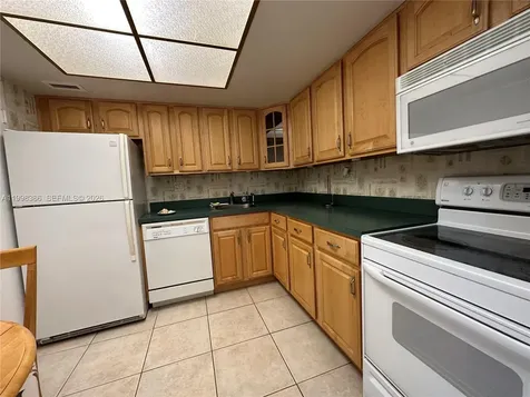 3180 S Ocean Drive Hallandale Beach FL 33009
