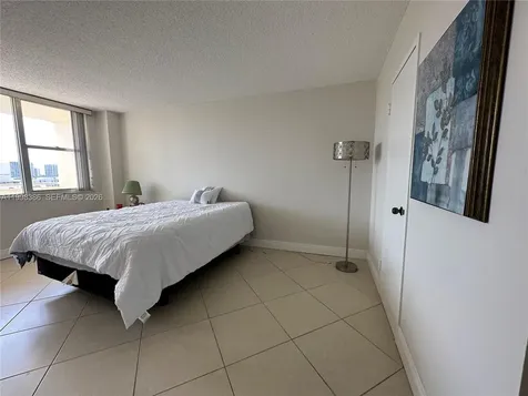 3180 S Ocean Drive Hallandale Beach FL 33009
