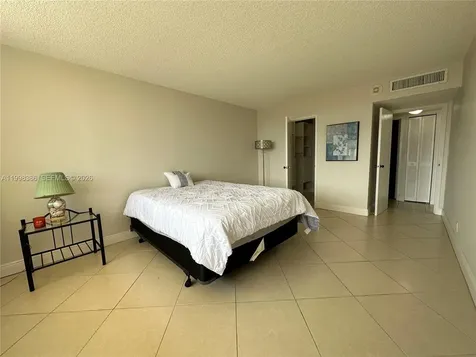 3180 S Ocean Drive Hallandale Beach FL 33009