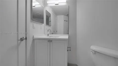 555 NE 34th Street Miami FL 33137