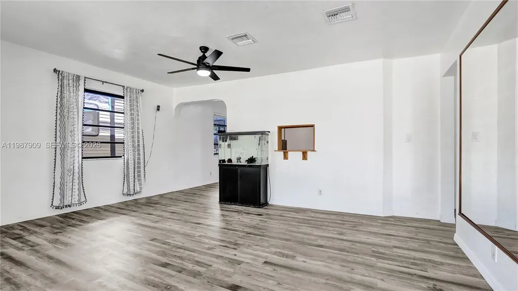 1007 N 31st Road Hollywood FL 33021