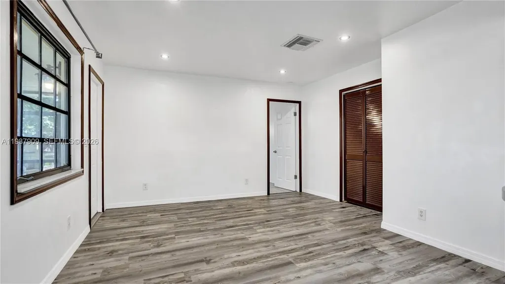 1007 N 31st Road Hollywood FL 33021