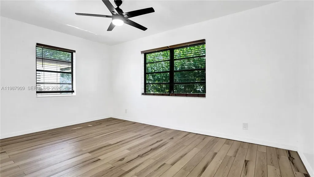 1007 N 31st Road Hollywood FL 33021