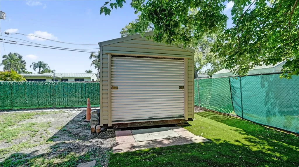 1007 N 31st Road Hollywood FL 33021