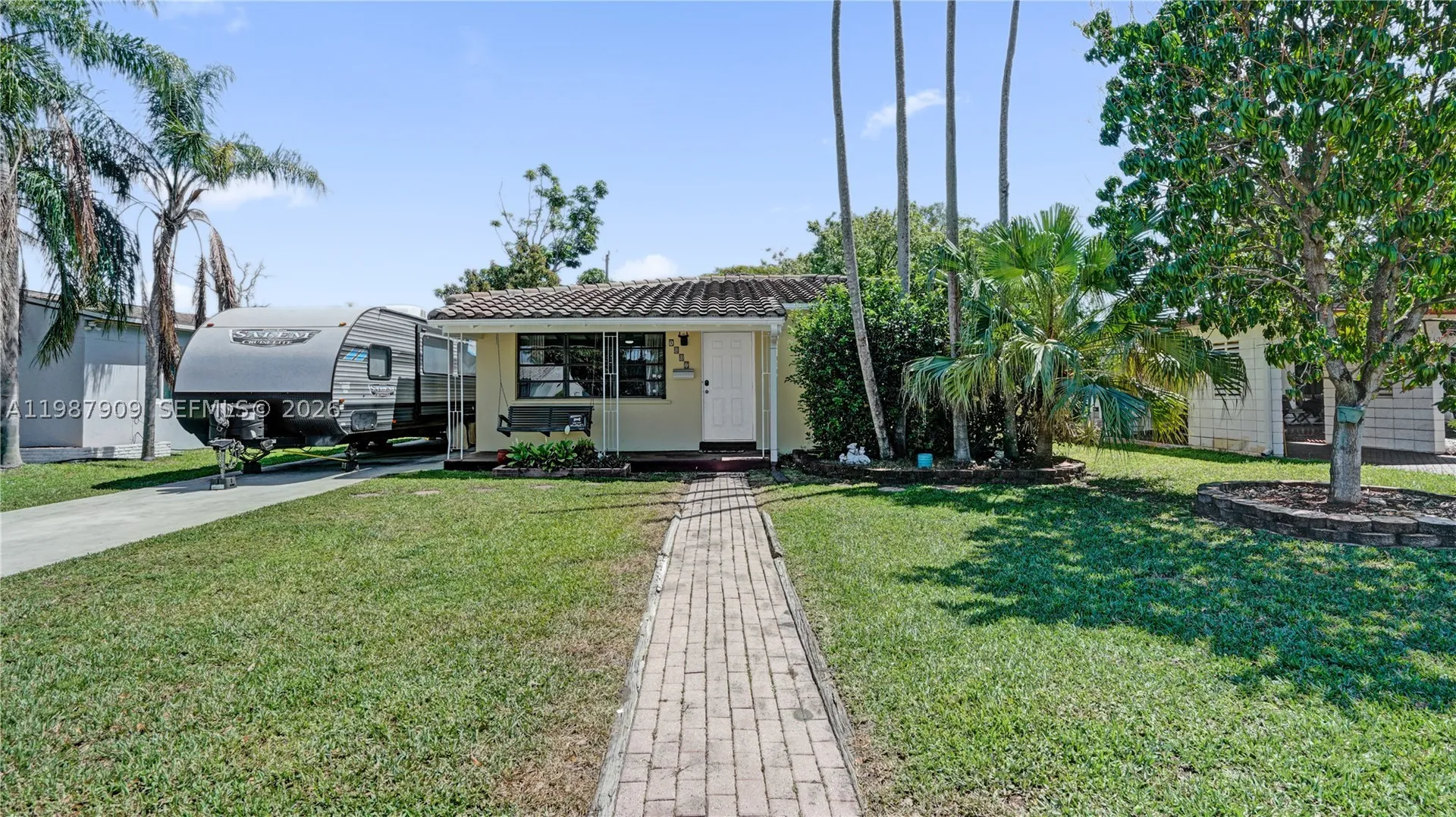 1007 N 31st Road Hollywood FL 33021
