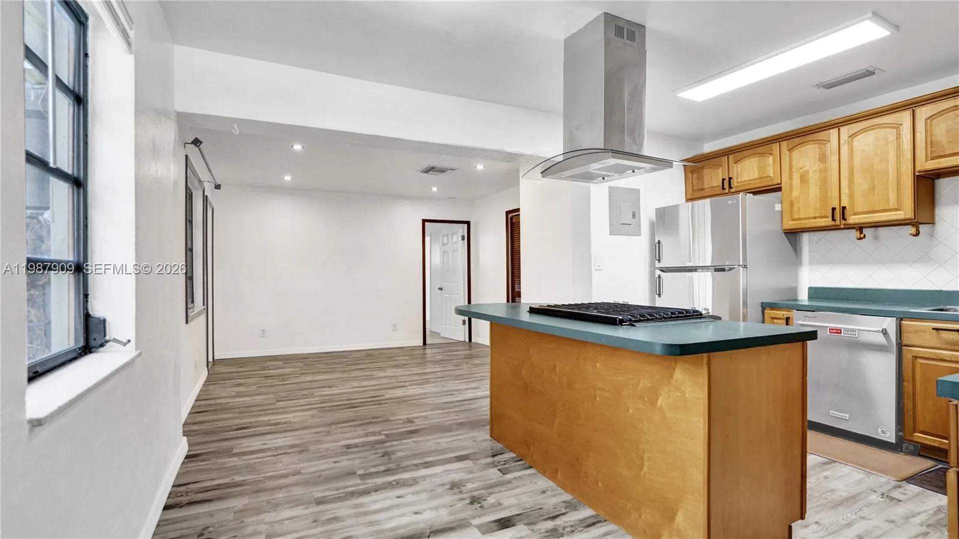 1007 N 31st Road Hollywood FL 33021
