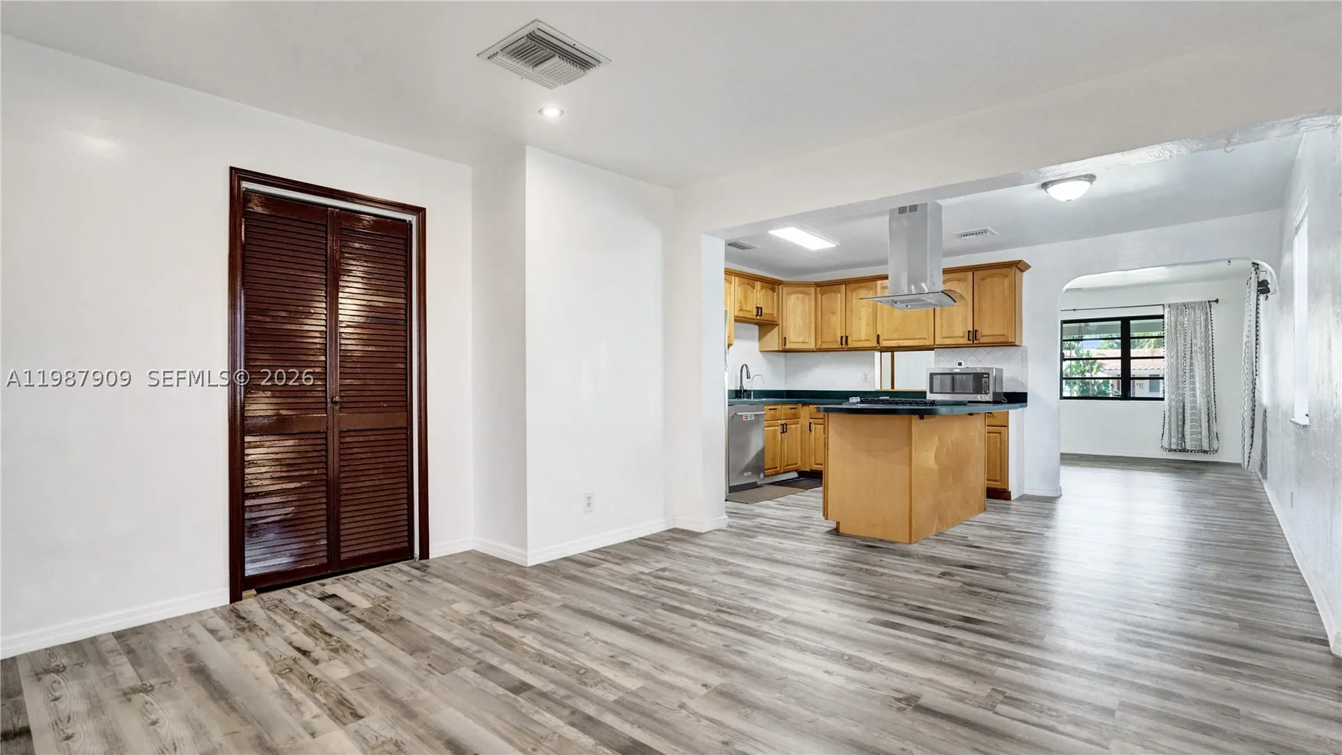 1007 N 31st Road Hollywood FL 33021