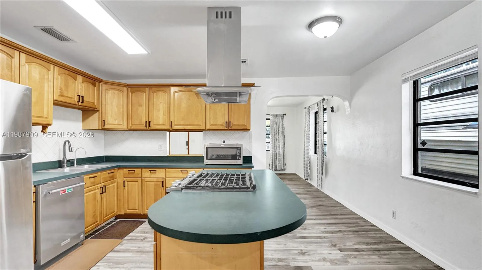 1007 N 31st Road Hollywood FL 33021