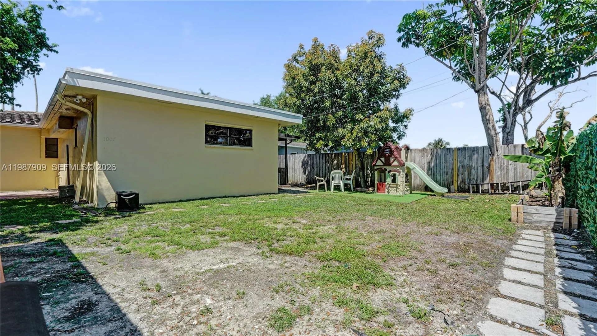 1007 N 31st Road Hollywood FL 33021