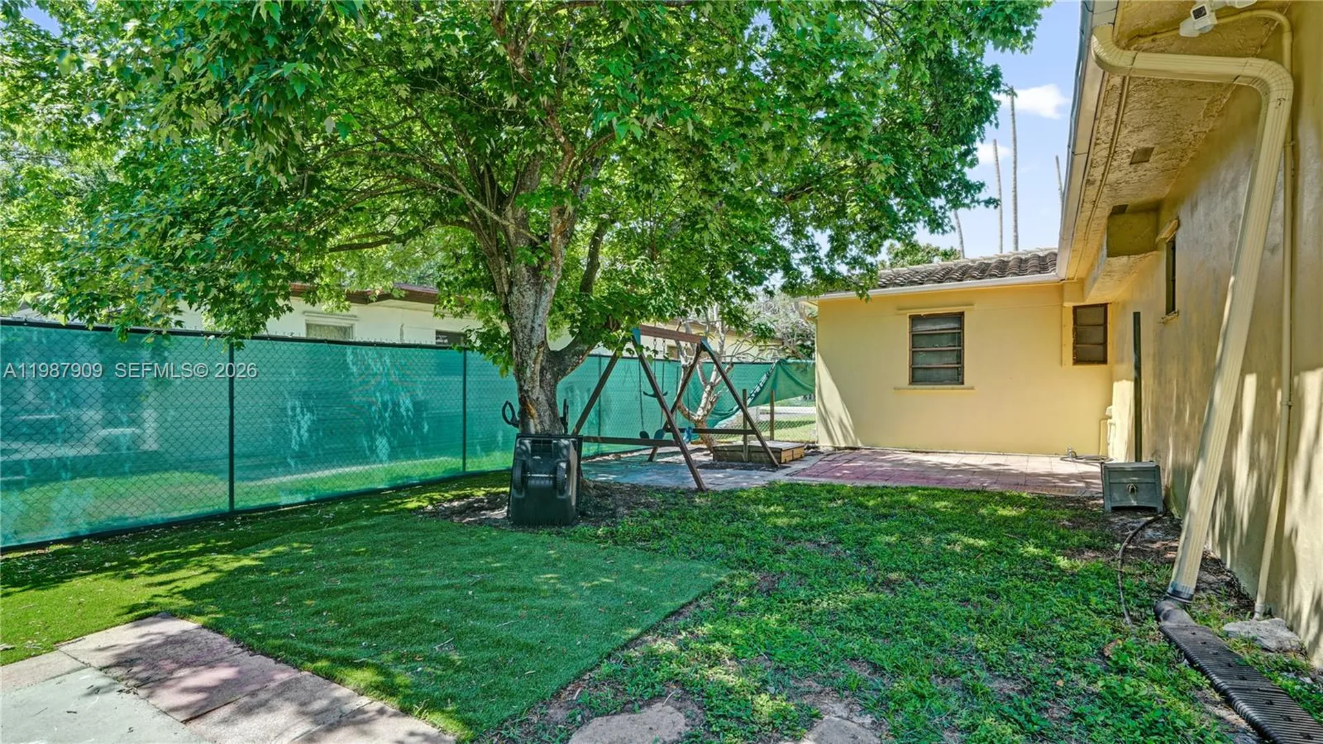 1007 N 31st Road Hollywood FL 33021