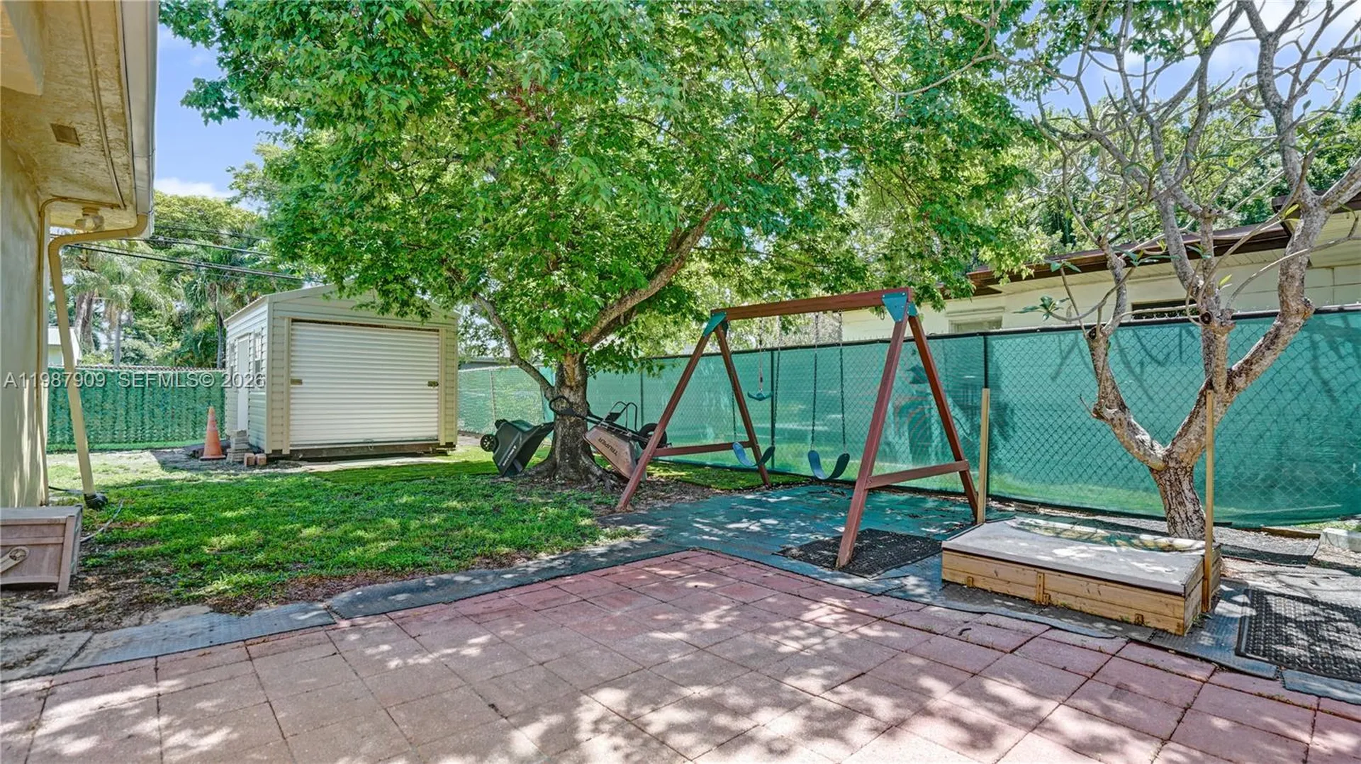 1007 N 31st Road Hollywood FL 33021