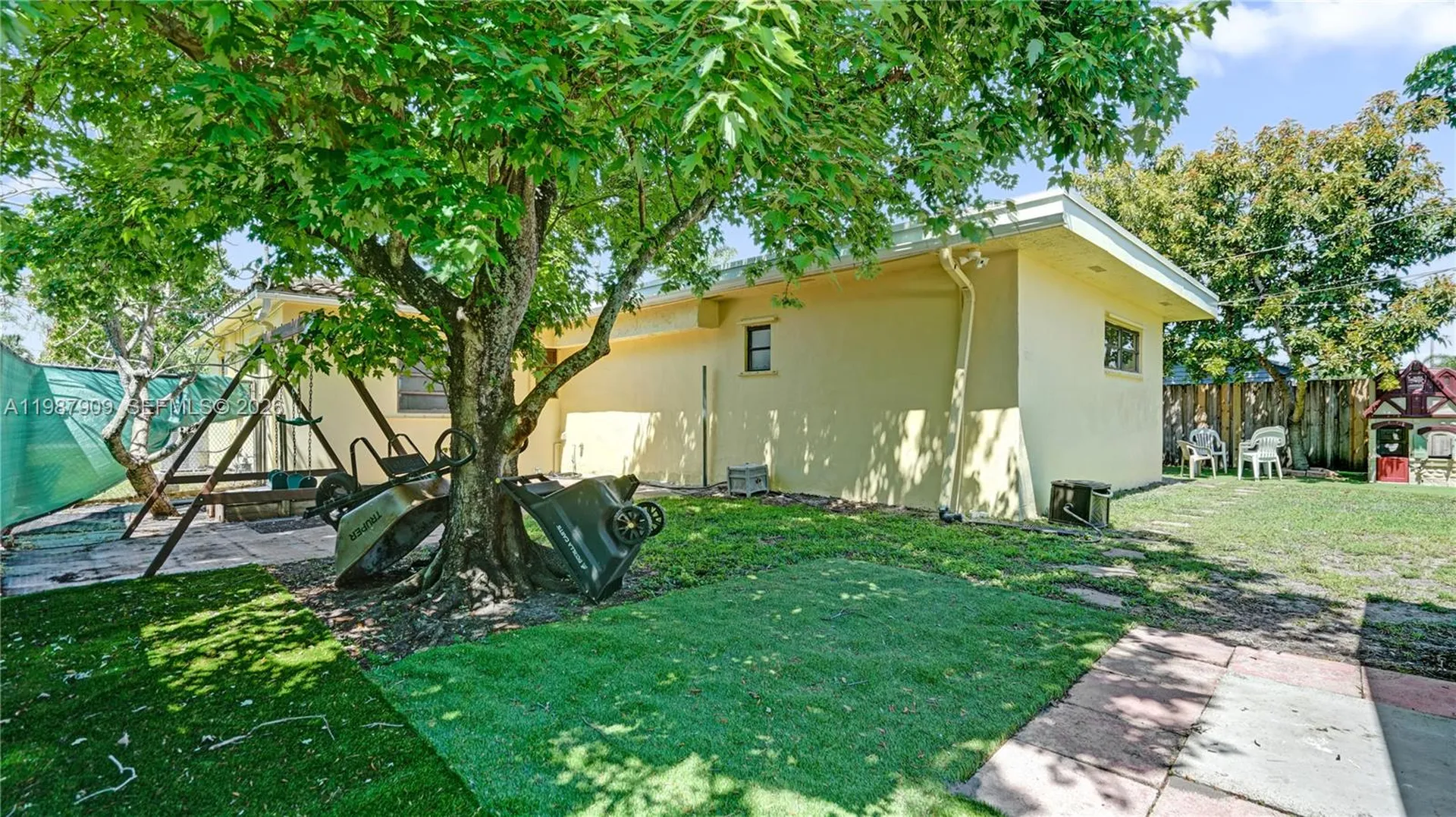 1007 N 31st Road Hollywood FL 33021