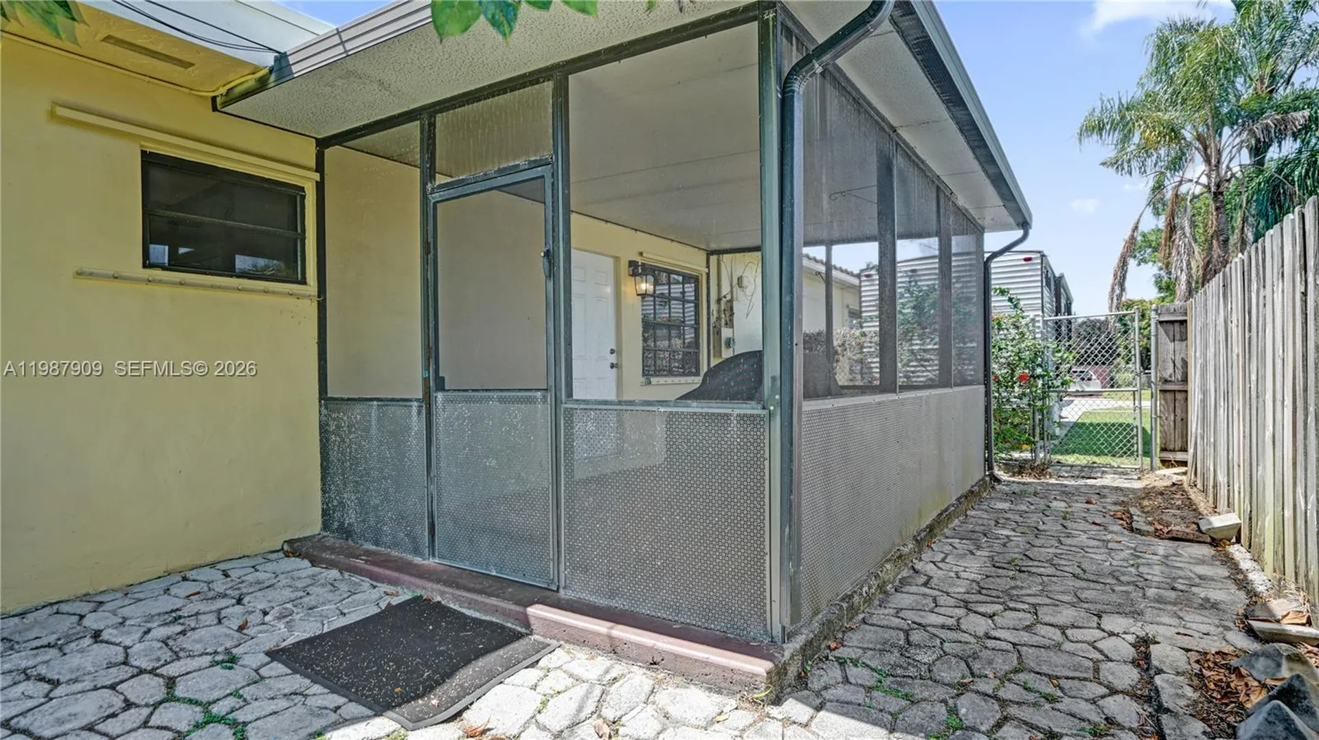 1007 N 31st Road Hollywood FL 33021