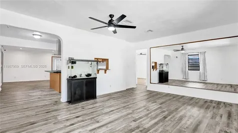 1007 N 31st Road Hollywood FL 33021