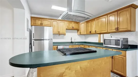 1007 N 31st Road Hollywood FL 33021