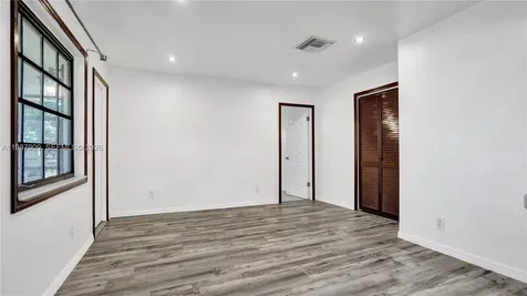 1007 N 31st Road Hollywood FL 33021