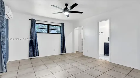 1007 N 31st Road Hollywood FL 33021