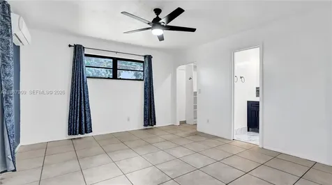 1007 N 31st Road Hollywood FL 33021