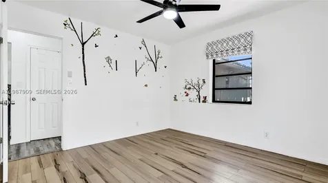 1007 N 31st Road Hollywood FL 33021